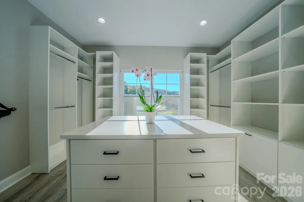 2488 Catawba Falls Parkway Black Mountain, NC 28711