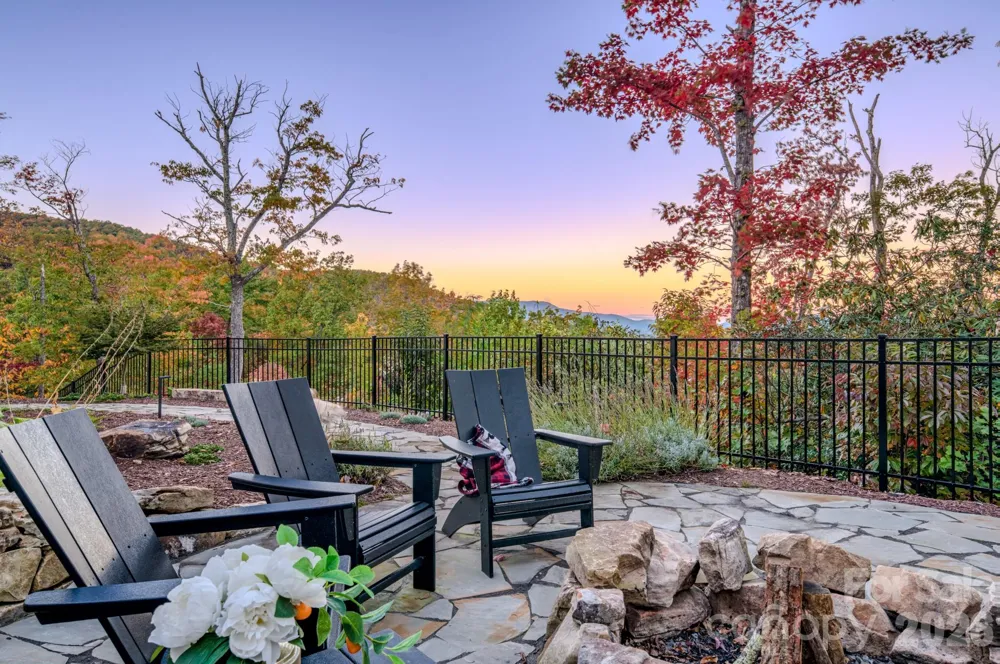 2488 Catawba Falls Parkway Black Mountain, NC 28711