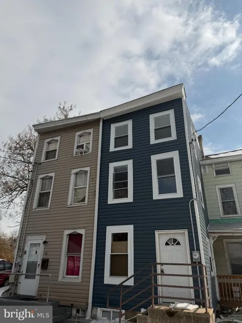6 SEWARD AVENUE