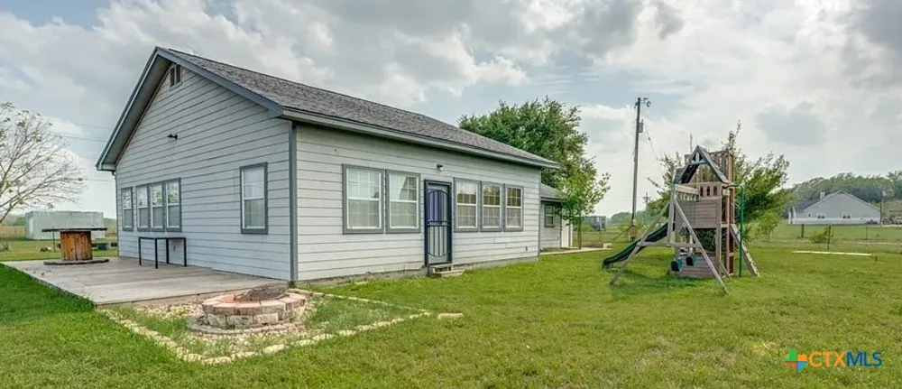 256 County Road 481 Gonzales, TX 78629