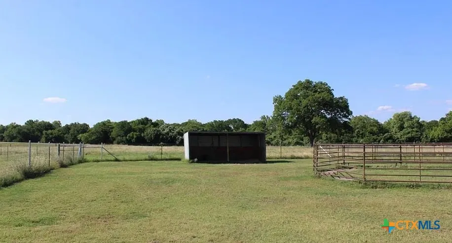 256 County Road 481 Gonzales, TX 78629