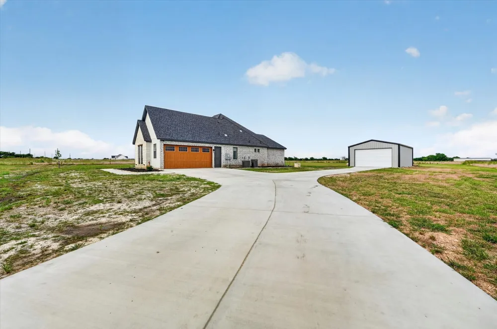 12262 Fm 1384 Justin, TX 76247