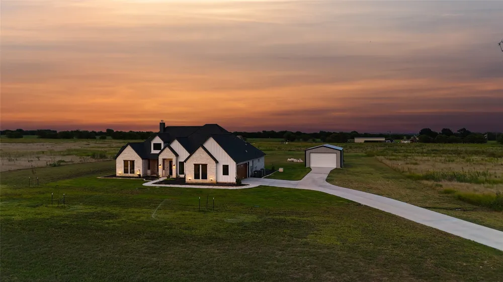 12262 Fm 1384 Justin, TX 76247