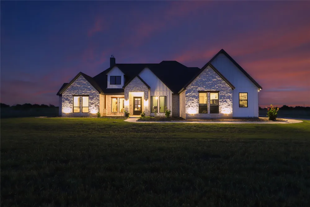 12262 Fm 1384 Justin, TX 76247