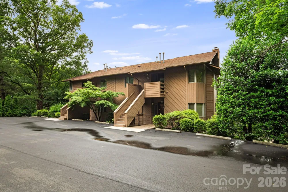 305 Piney Mountain Drive #J2 Asheville, NC 28805