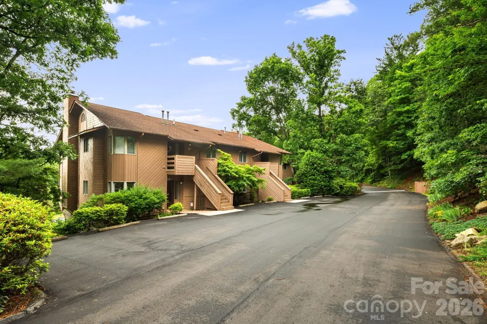 305 Piney Mountain Drive #J2 Asheville, NC 28805
