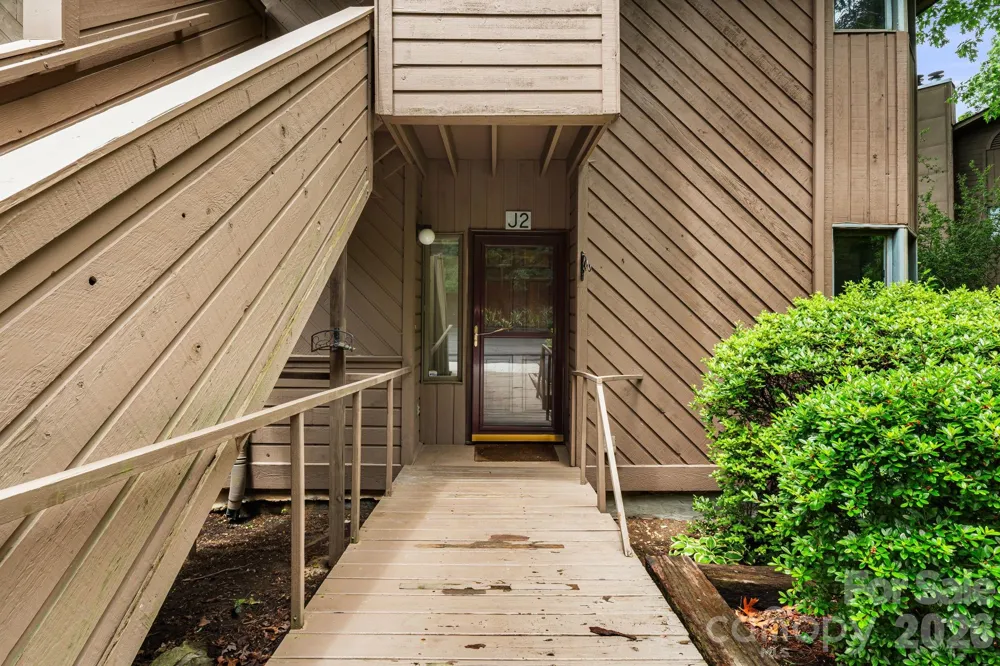 305 Piney Mountain Drive #J2 Asheville, NC 28805