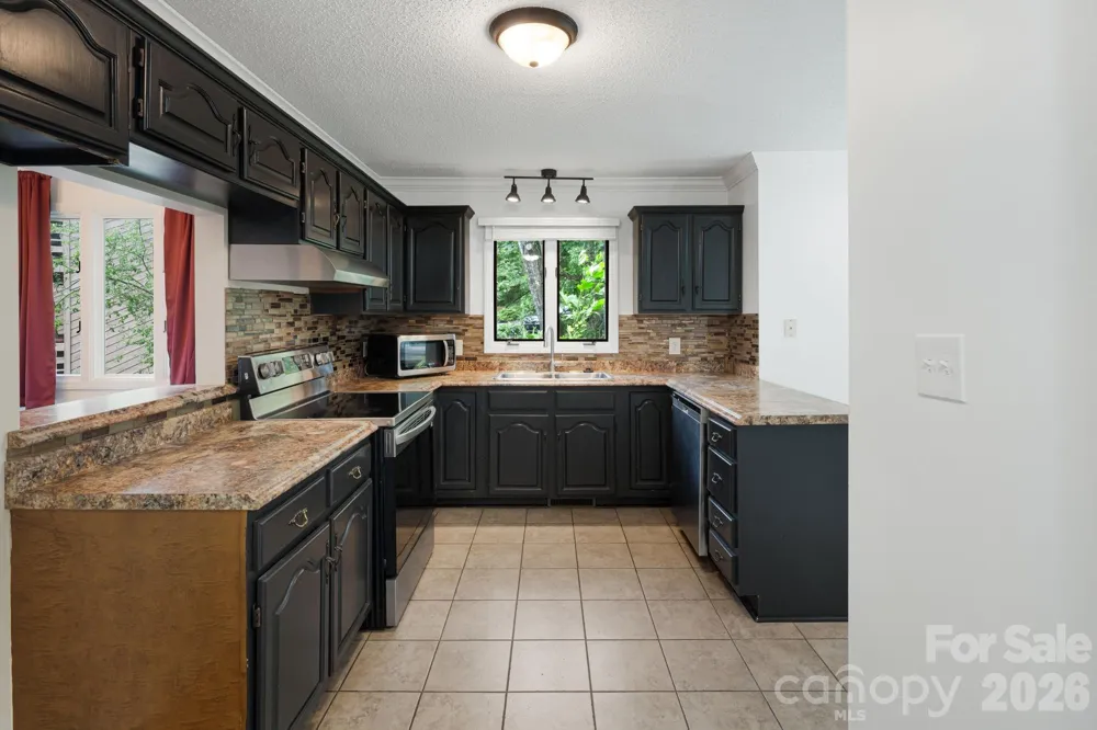 305 Piney Mountain Drive #J2 Asheville, NC 28805