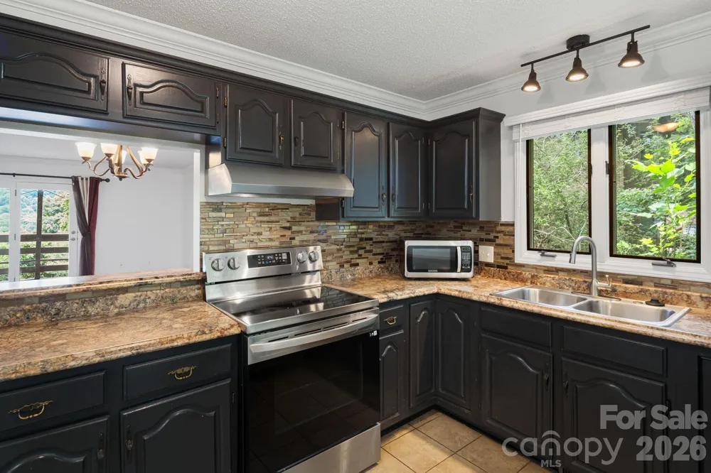 305 Piney Mountain Drive #J2 Asheville, NC 28805