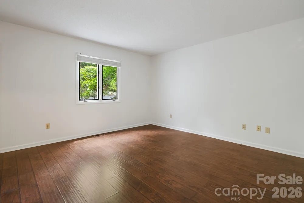305 Piney Mountain Drive #J2 Asheville, NC 28805