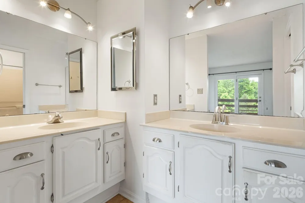 305 Piney Mountain Drive #J2 Asheville, NC 28805