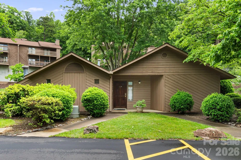 305 Piney Mountain Drive #J2 Asheville, NC 28805