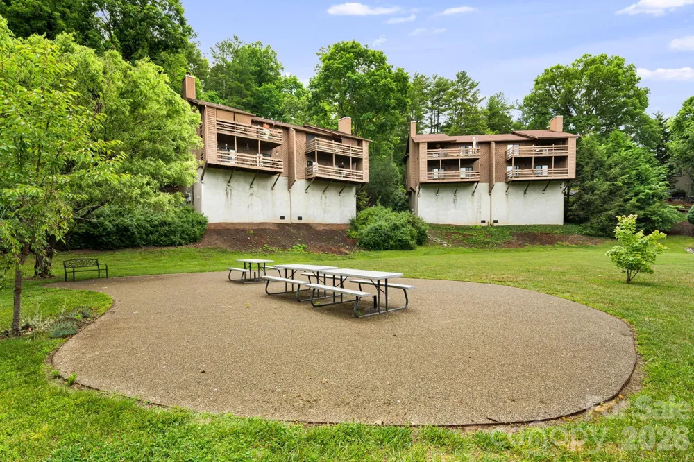 305 Piney Mountain Drive #J2 Asheville, NC 28805