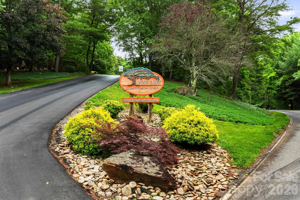 305 Piney Mountain Drive #J2 Asheville, NC 28805