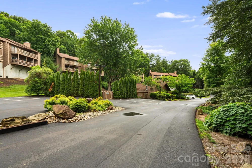 305 Piney Mountain Drive #J2 Asheville, NC 28805
