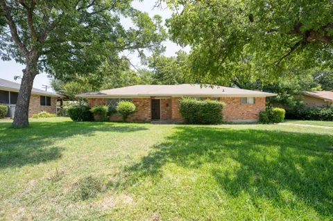 614 Young Boulevard
