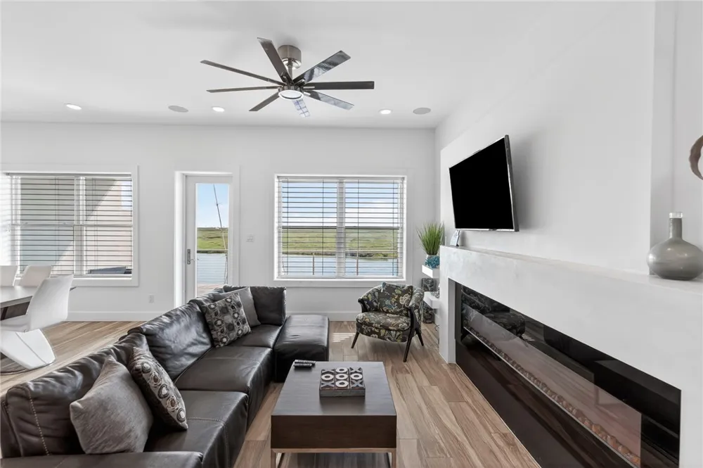 14836 GRANADA DRIVE #104 Corpus Christi, TX 78418