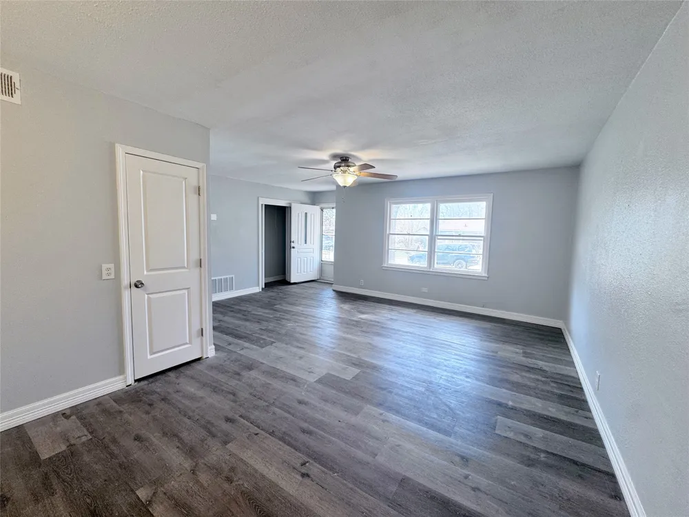 345 SW 16th Street Paris, TX 75460