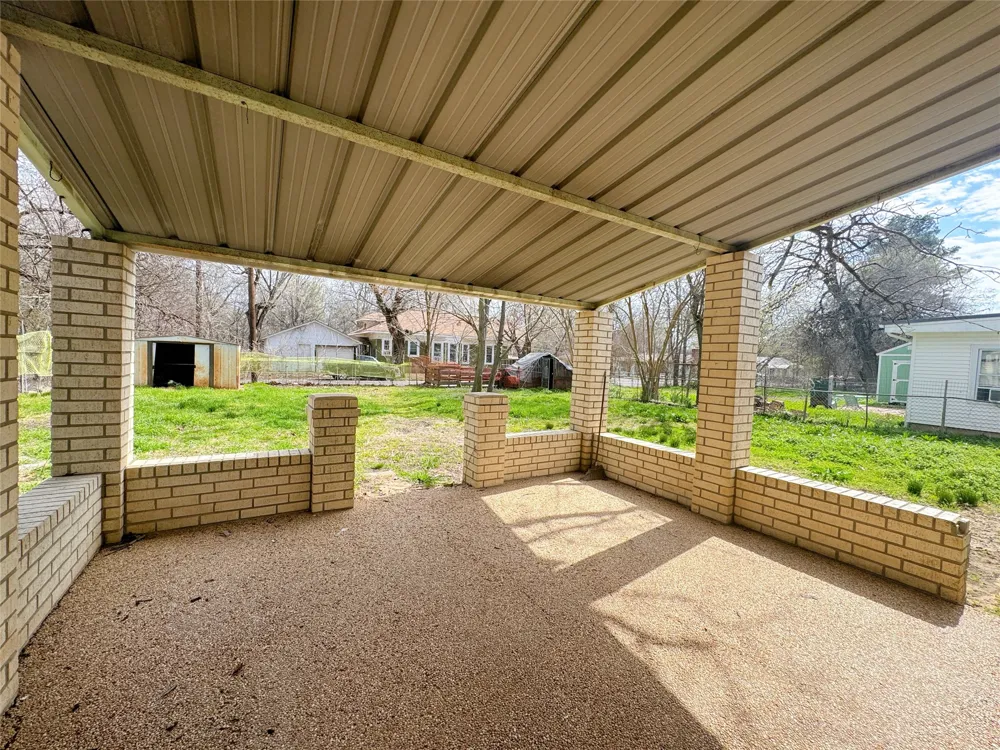 345 SW 16th Street Paris, TX 75460