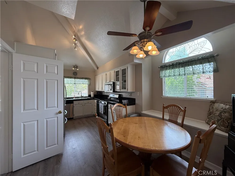 478 Shelburne Lane, Unit B Simi Valley, CA 93065