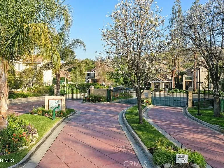 478 Shelburne Lane, Unit B Simi Valley, CA 93065