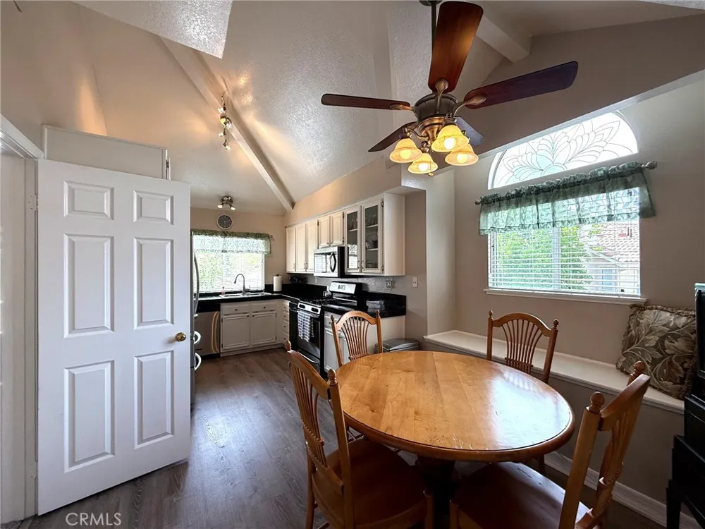 478 Shelburne Lane, Unit B Simi Valley, CA 93065