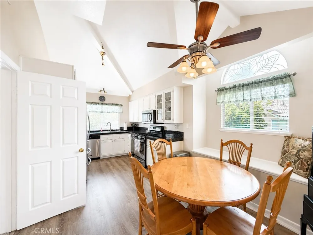 478 Shelburne Lane, Unit B Simi Valley, CA 93065