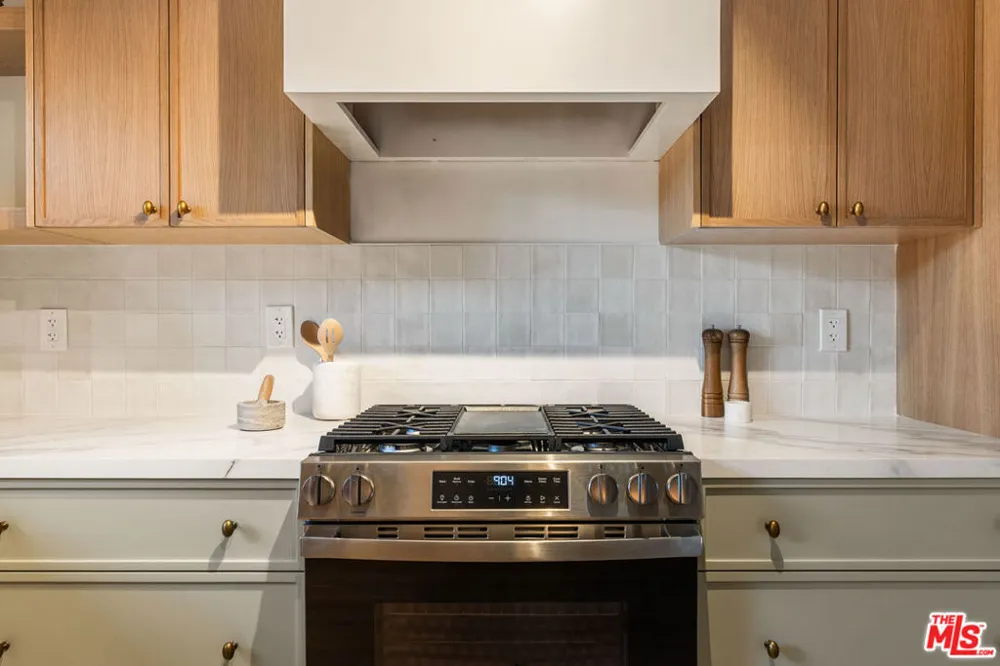 24005 Fulmar Avenue Torrance, CA 90501