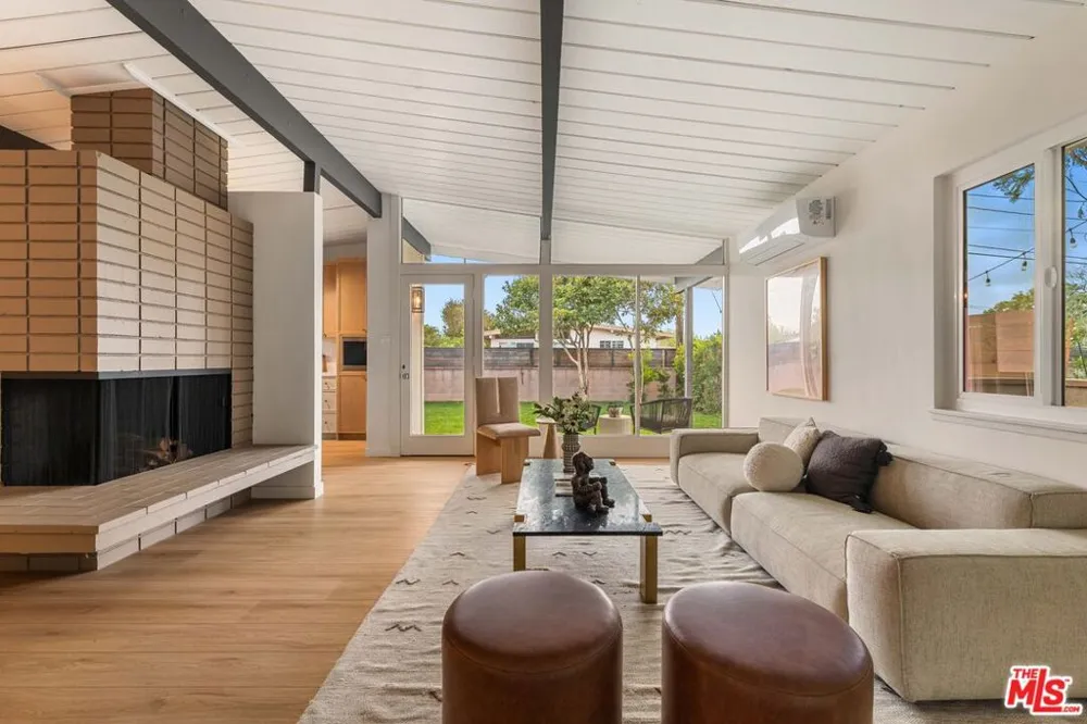 24005 Fulmar Avenue Torrance, CA 90501