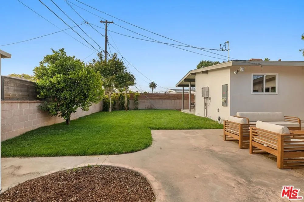 24005 Fulmar Avenue Torrance, CA 90501