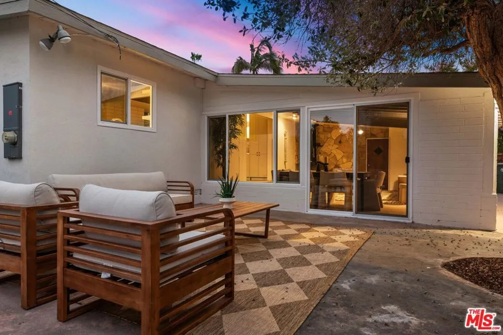 24005 Fulmar Avenue Torrance, CA 90501