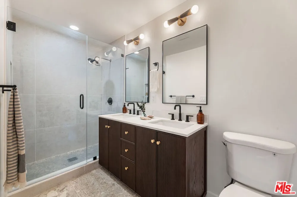 24005 Fulmar Avenue Torrance, CA 90501