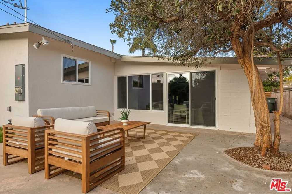 24005 Fulmar Avenue Torrance, CA 90501