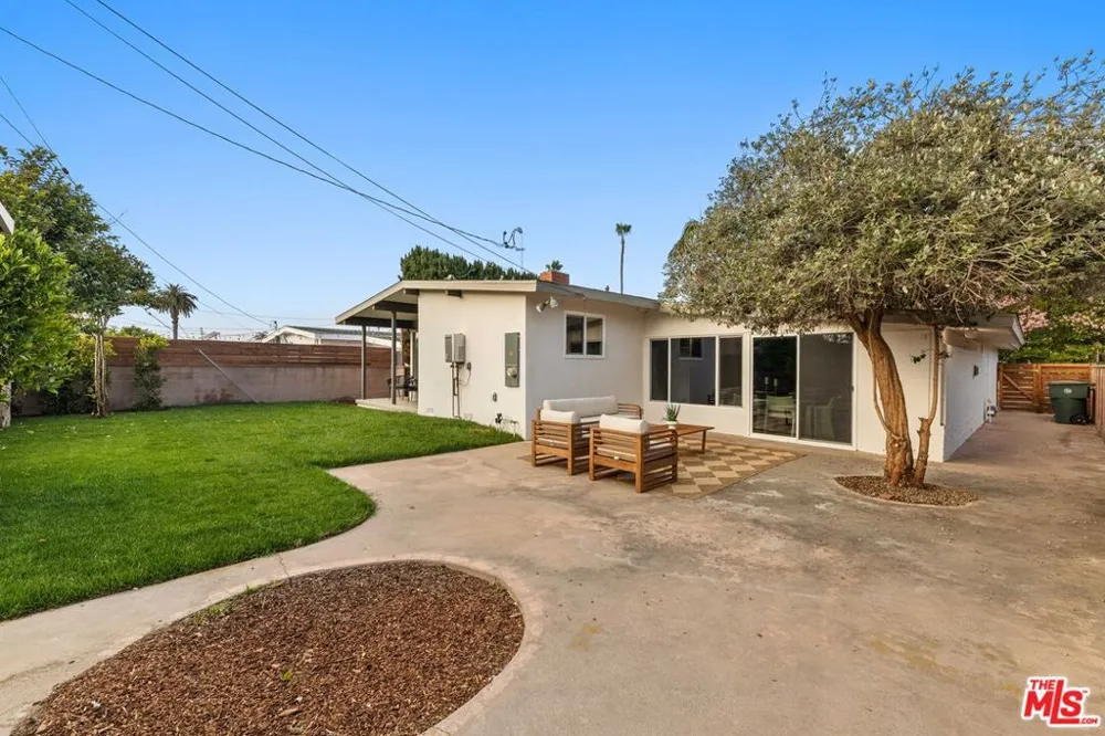 24005 Fulmar Avenue Torrance, CA 90501