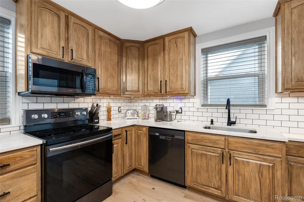 9474 Thames Boulevard White Lake Charter Township, MI 48386