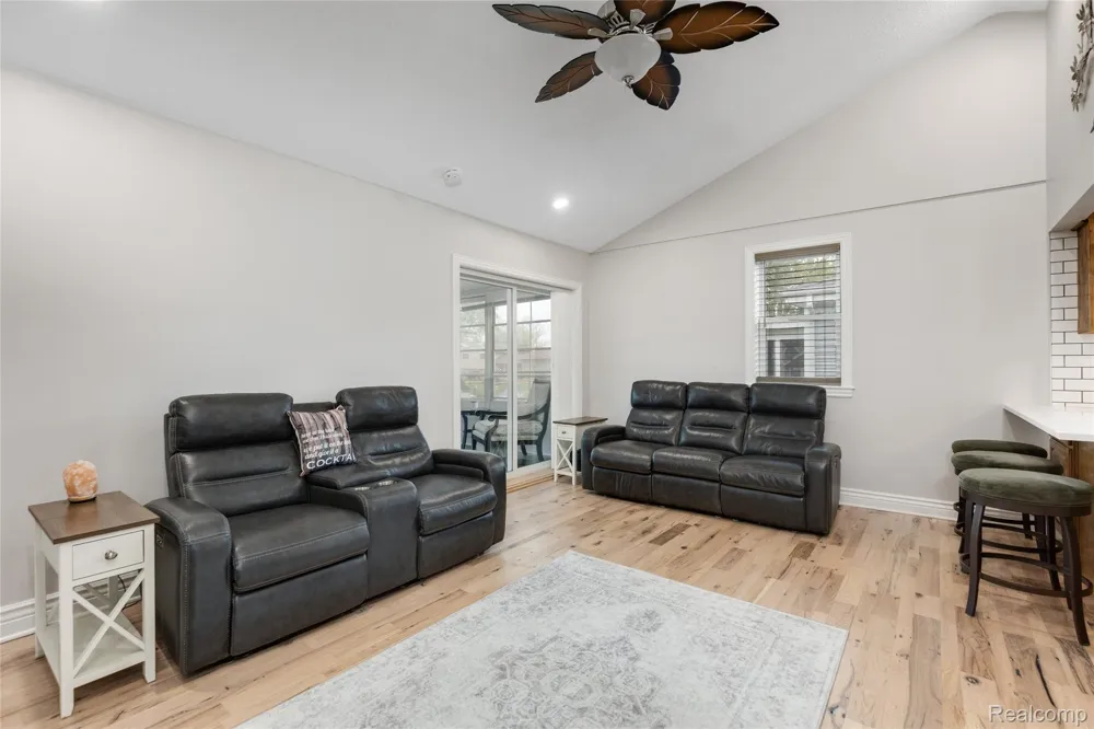 9474 Thames Boulevard White Lake Charter Township, MI 48386