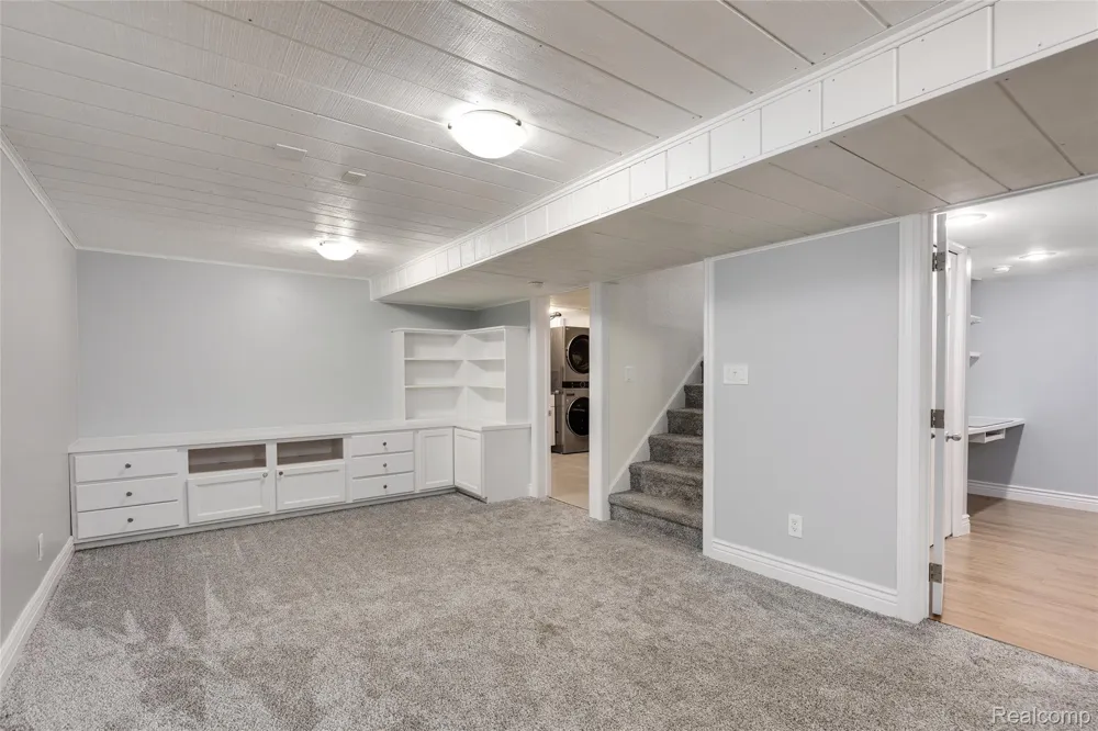 9474 Thames Boulevard White Lake Charter Township, MI 48386