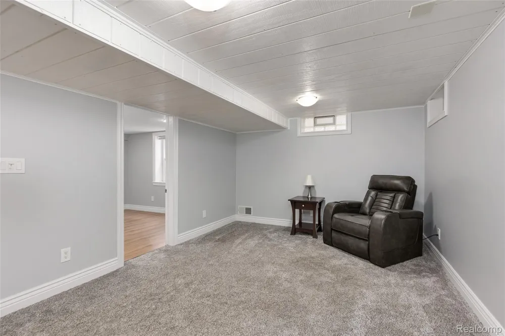 9474 Thames Boulevard White Lake Charter Township, MI 48386