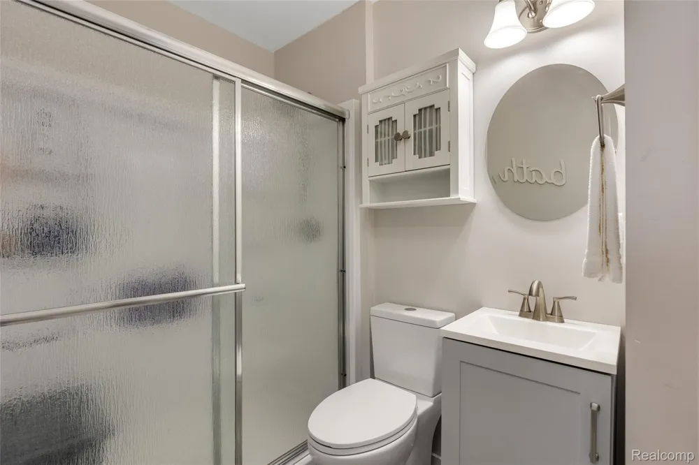 9474 Thames Boulevard White Lake Charter Township, MI 48386