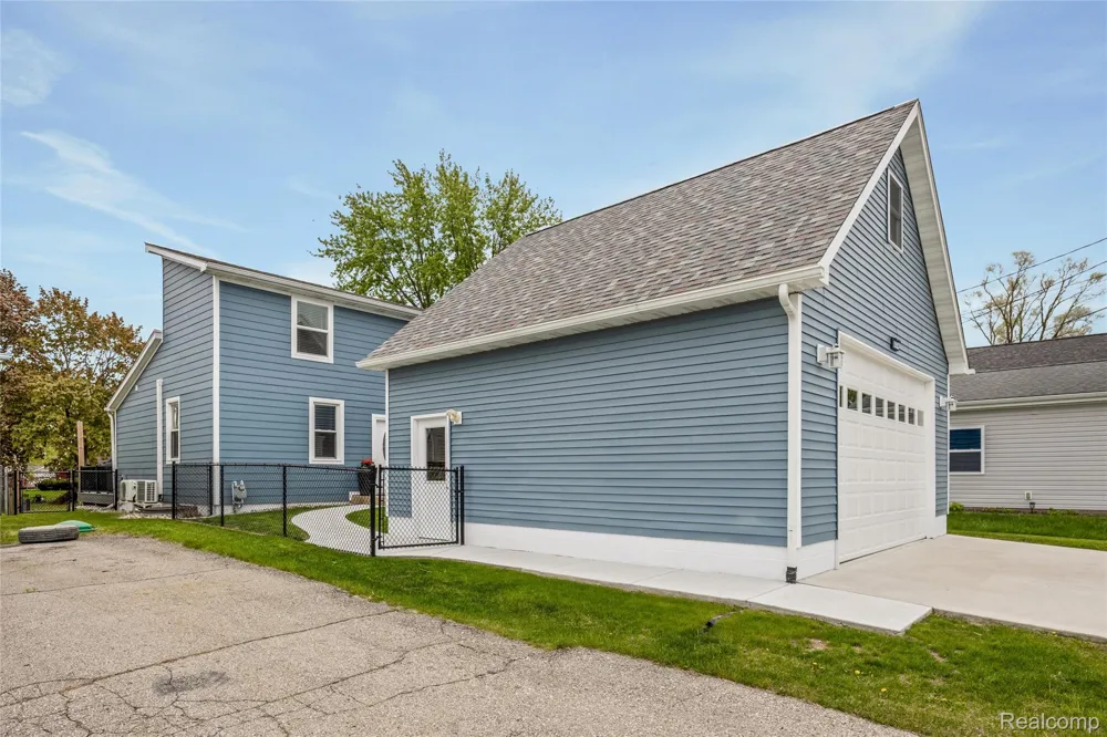 9474 Thames Boulevard White Lake Charter Township, MI 48386