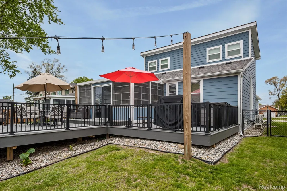 9474 Thames Boulevard White Lake Charter Township, MI 48386