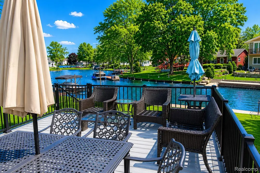9474 Thames Boulevard White Lake Charter Township, MI 48386