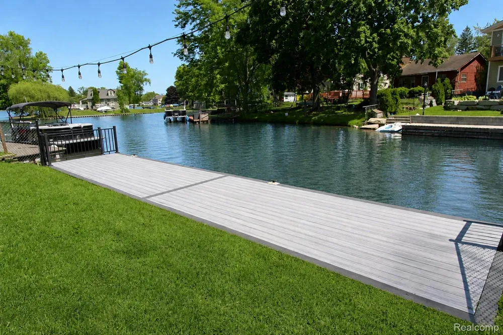 9474 Thames Boulevard White Lake Charter Township, MI 48386