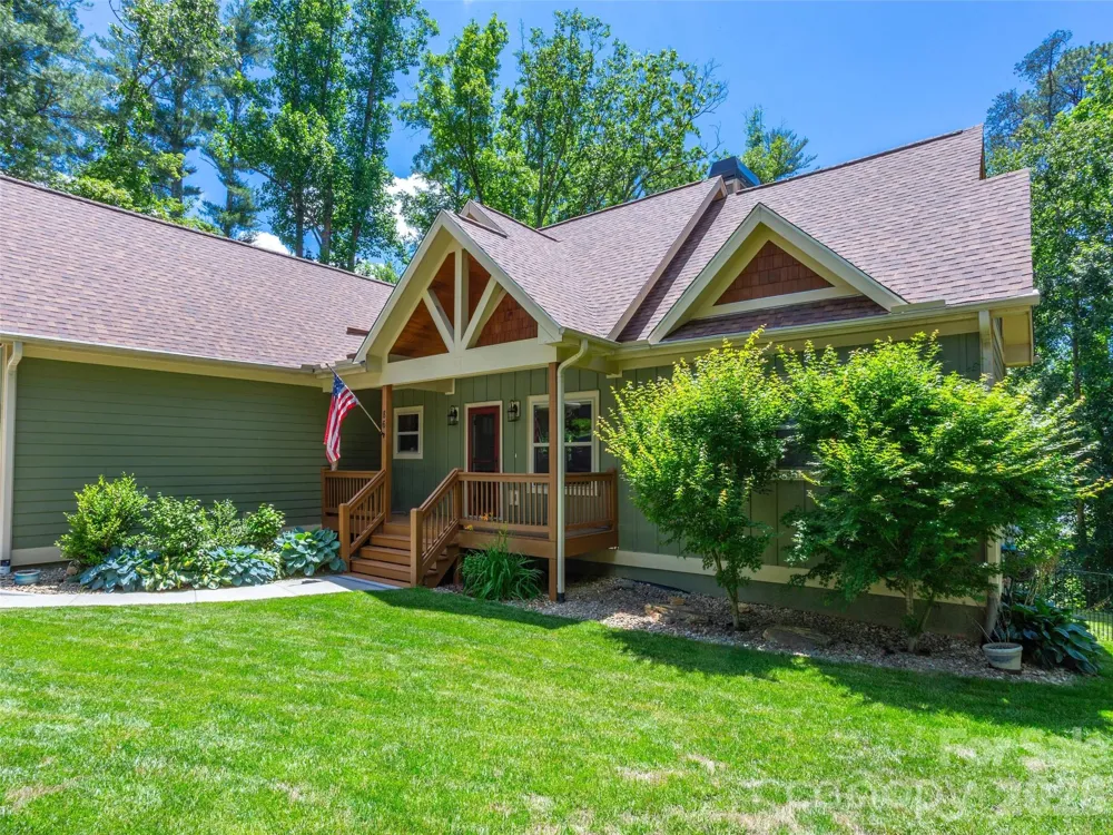 86 Crossings Circle Fairview, NC 28730