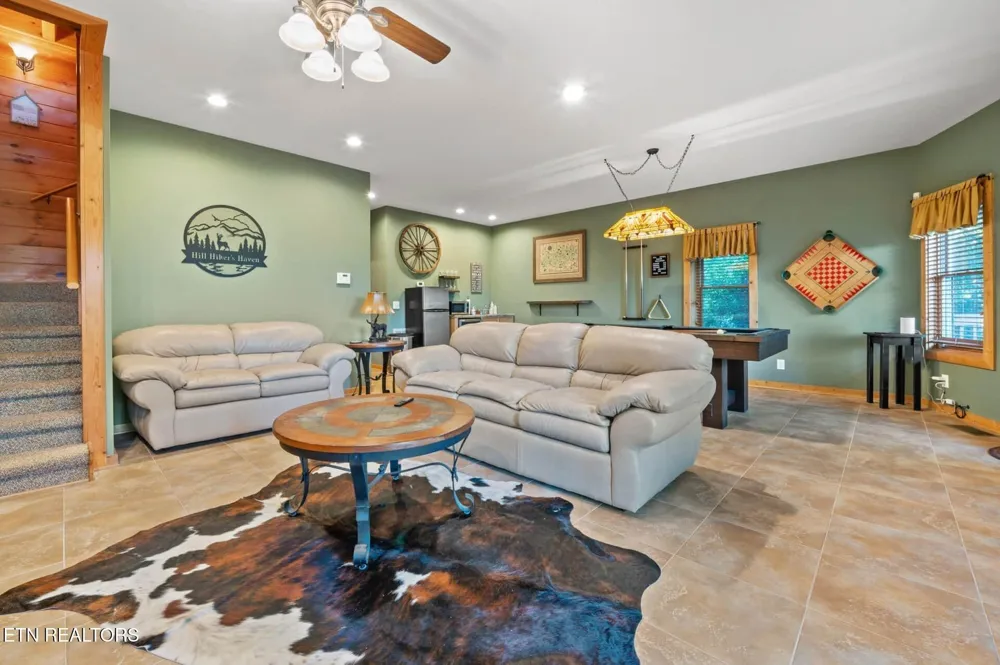 210 Meghans Way Townsend, TN 37882