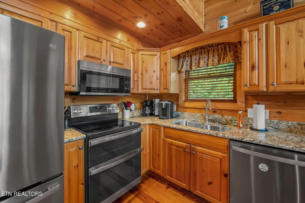 210 Meghans Way Townsend, TN 37882