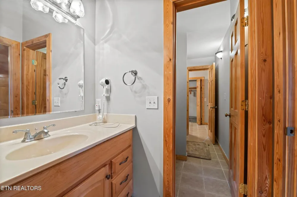 210 Meghans Way Townsend, TN 37882