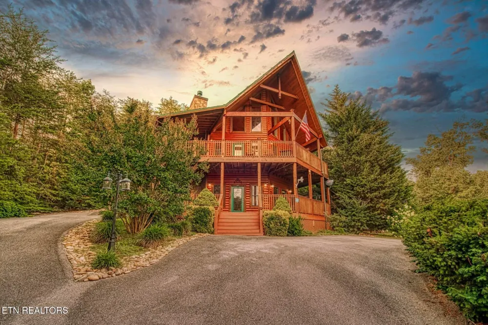 210 Meghans Way Townsend, TN 37882