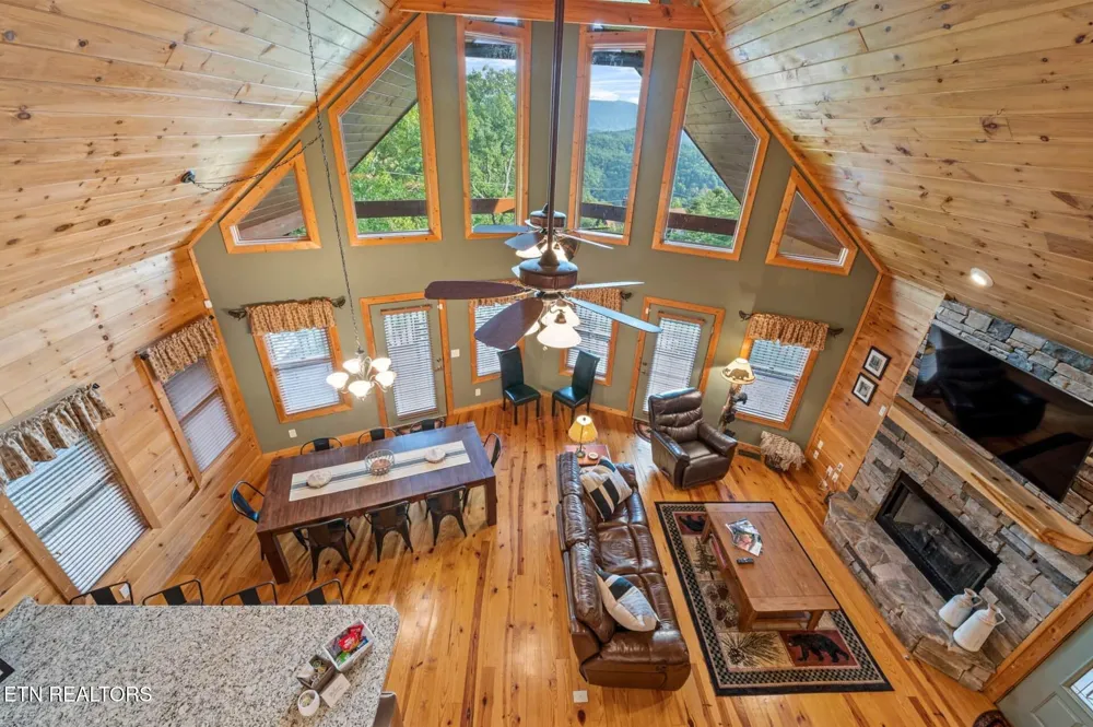 210 Meghans Way Townsend, TN 37882