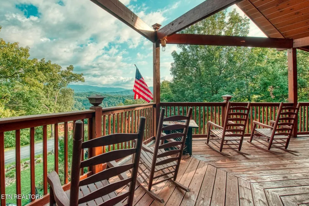210 Meghans Way Townsend, TN 37882